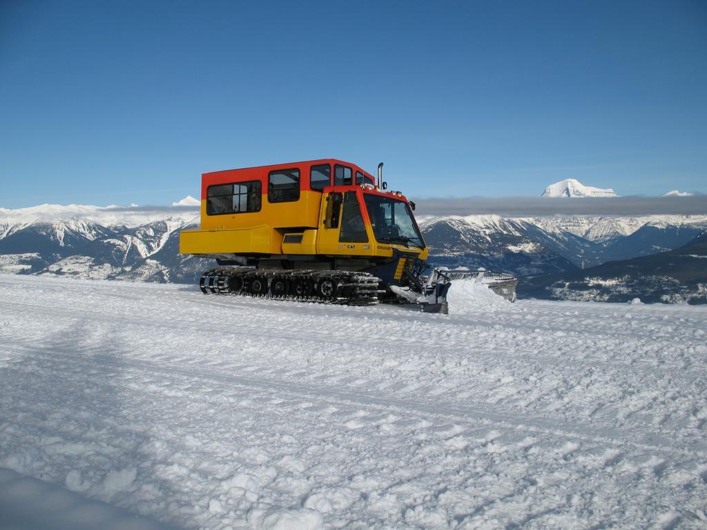 Mica Mountain Lodge & Log Cabins Tête Jaune Kültér fotó