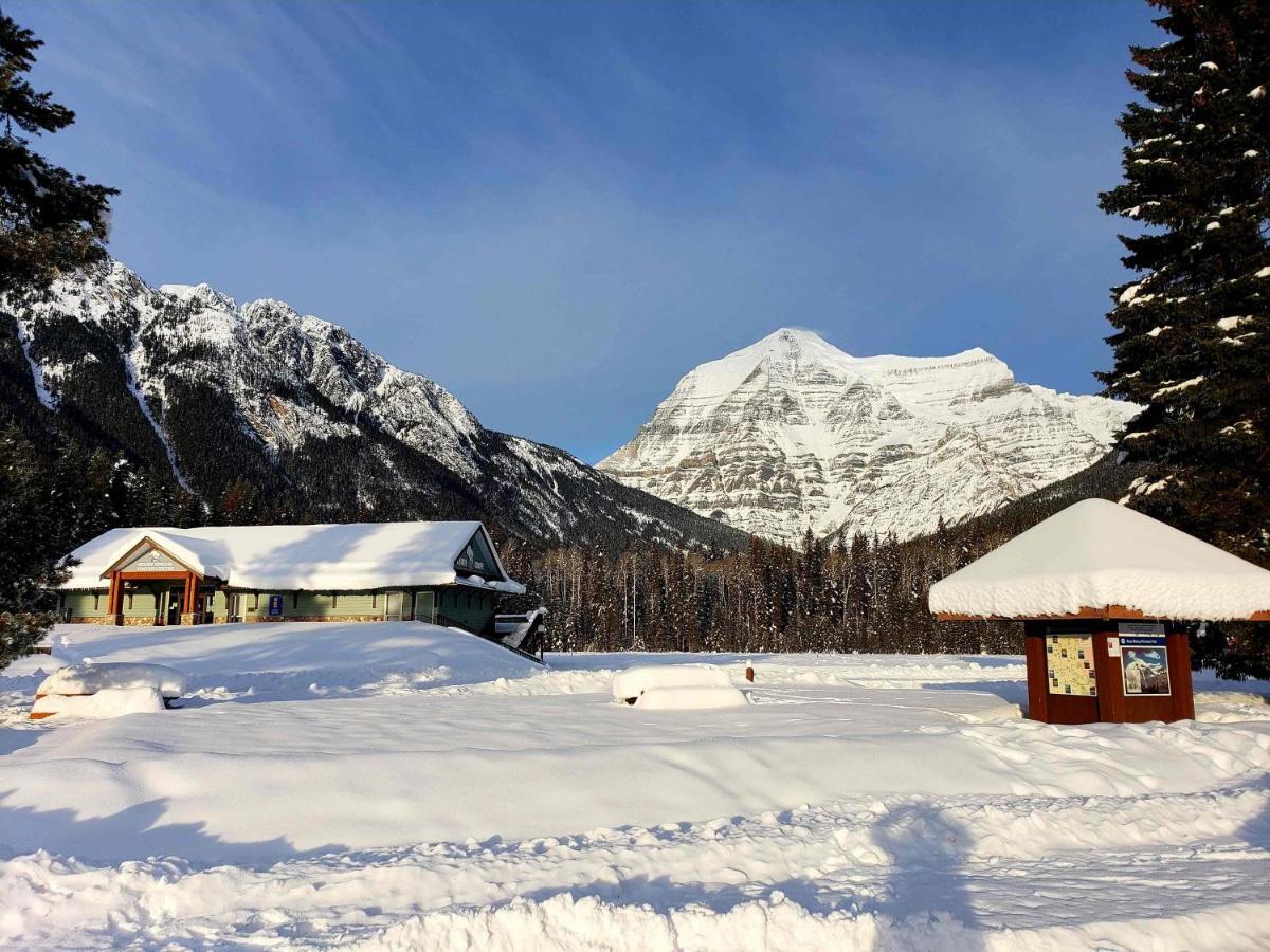 Mica Mountain Lodge & Log Cabins Tête Jaune Kültér fotó
